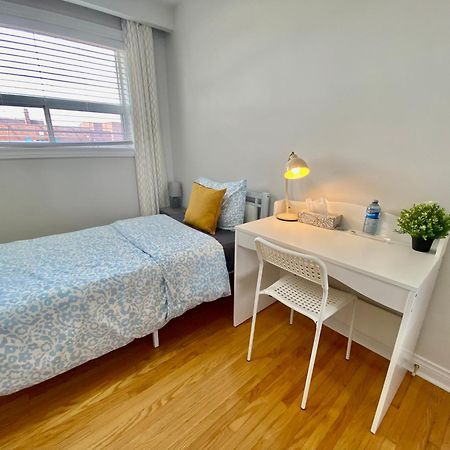 Hotel Sunny House - Main Floor, Free Parking, In Toronto Esterno foto